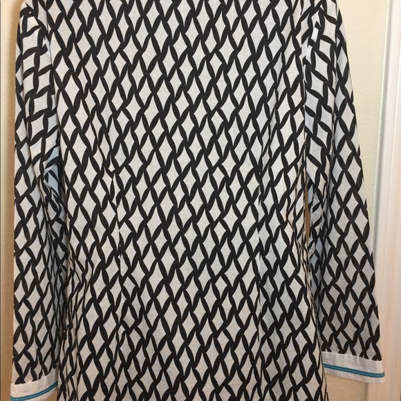 Becky & Max Black and White Tunic - Picture 4 of 6